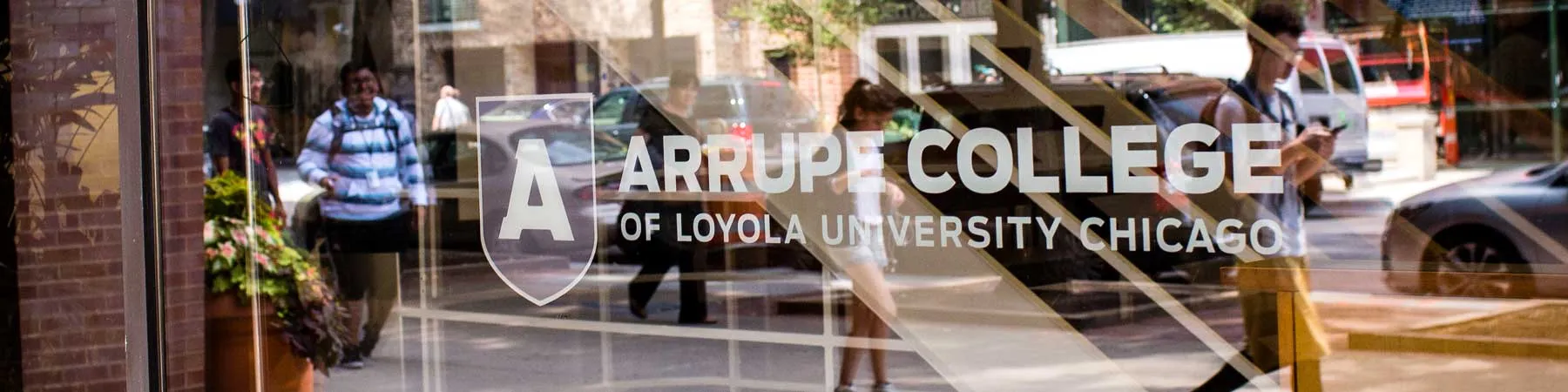 IN THE HEART OF THE CITY</br>
Arrupe College is conveniently at Loyola’s Water Tower campus. Students have access to academic and social resources at Loyola's Water Tower Campus and beautiful Lake Shore Campus. Arrupe students come from all different neighborhoods in Chicago and surrounding suburbs and able to easily access our campus through the Chicago Red Line and a variety of bus routes. 
