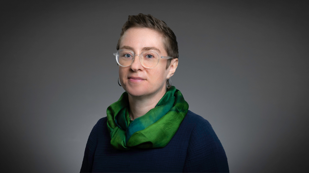 Julia Bninski Headshot