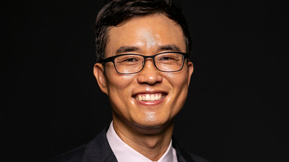 Seungho Moon headshot.