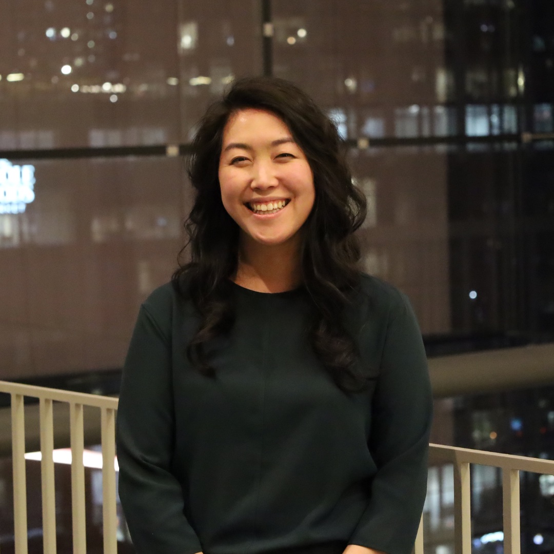 Dr. Katherine S. Cho receiving the 2025 SOE Excellence Award.