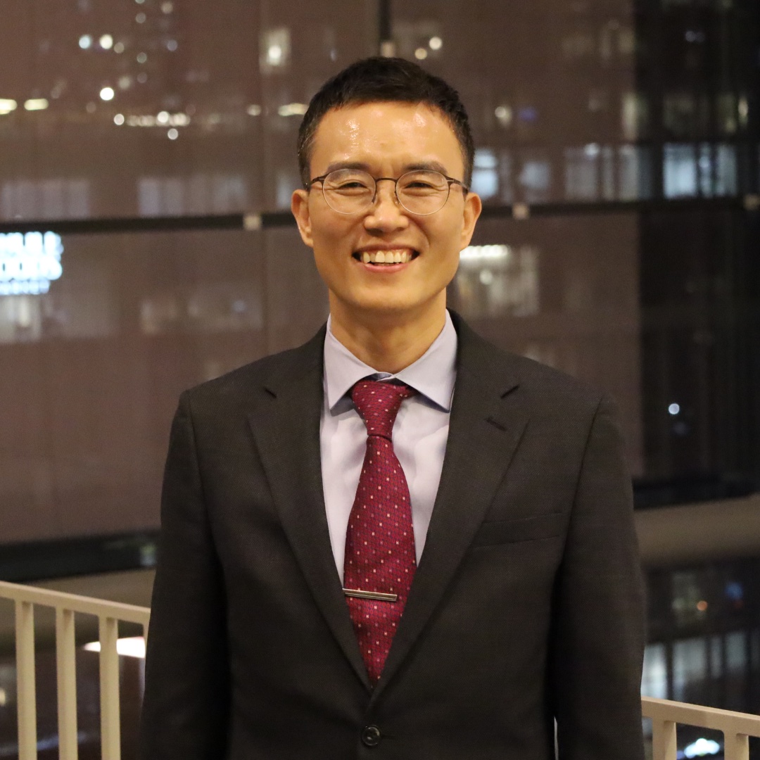 Dr. Seungho Moon receiving the 2025 SOE Excellence Award.