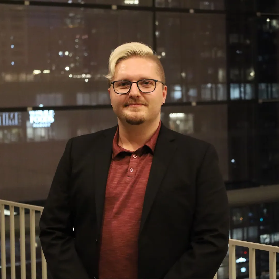 Brody Tate receiving the 2025 SOE Excellence Award.