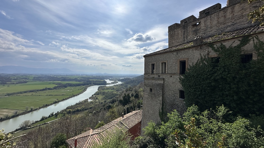 The River Tiber runs by the town of Nazzano