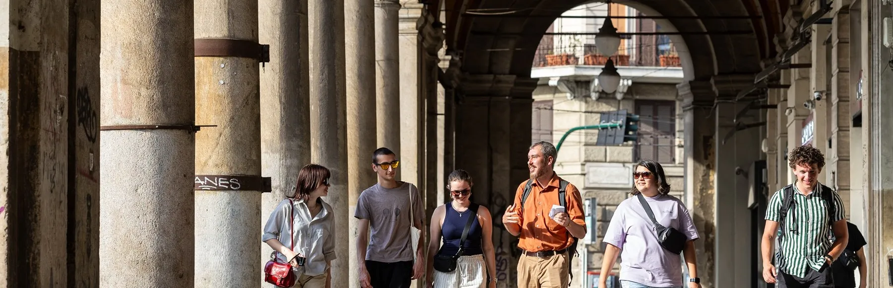 Students tour the city with a Rome Center staff member