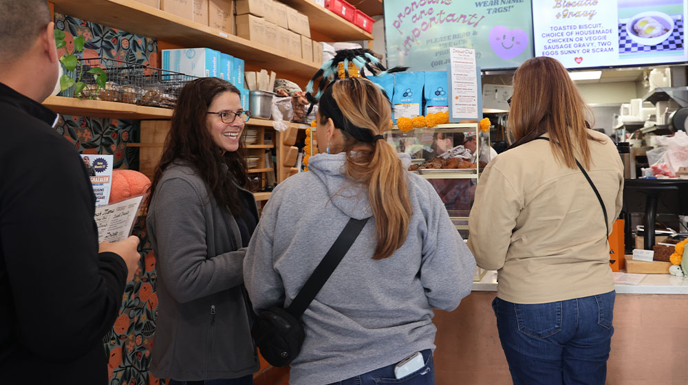 Rogers Park tour group in store