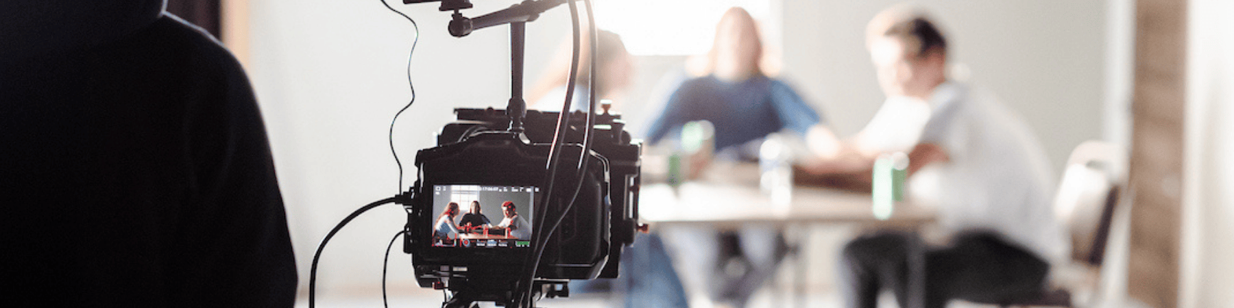 Мои преподаватели выходили за рамки преподавания материала из учебников, вдохновив меня искать решения текущих вызовов, с которыми сталкивается отрасль.