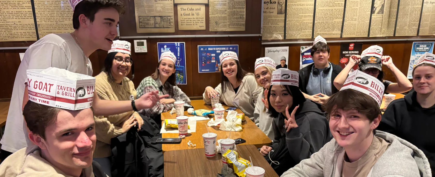 Media fellows bond over burgers at Billy Goat Tavern