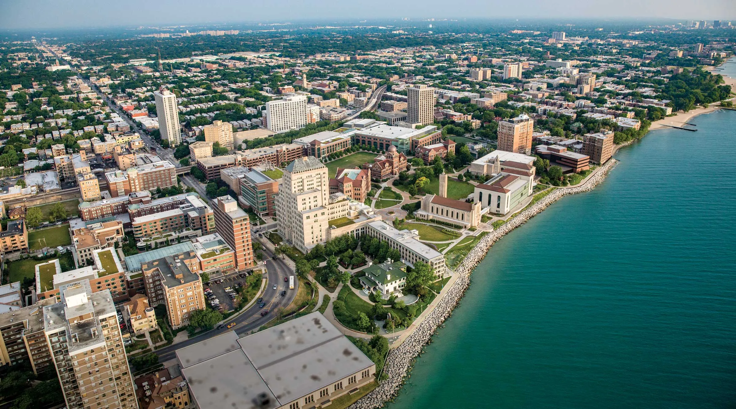 An aerial perspective of the Lake Shore Campus of ŮͬÊÓÆµ Chicago An aerial perspective of the Lake Shore Campus of ŮͬÊÓÆµ Chicago