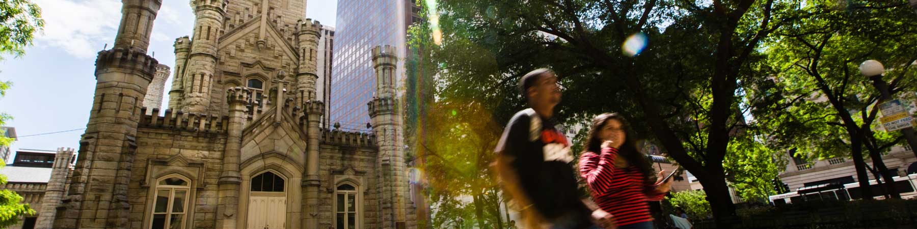 LIFE AT ARRUPE</br>
Arrupe College helps build and foster community by planning social, spiritual, and cultural programs to enhance the student experience. The Student Government of Arrupe College, Student Organizations, and the Office of Student Services each plan events, including dances, cultural read-ins, movie nights, and open mic events. Arrupe students also gain access to academic and social resources at Loyola's centrally located Water Tower Campus and beautiful Lake Shore Campus.