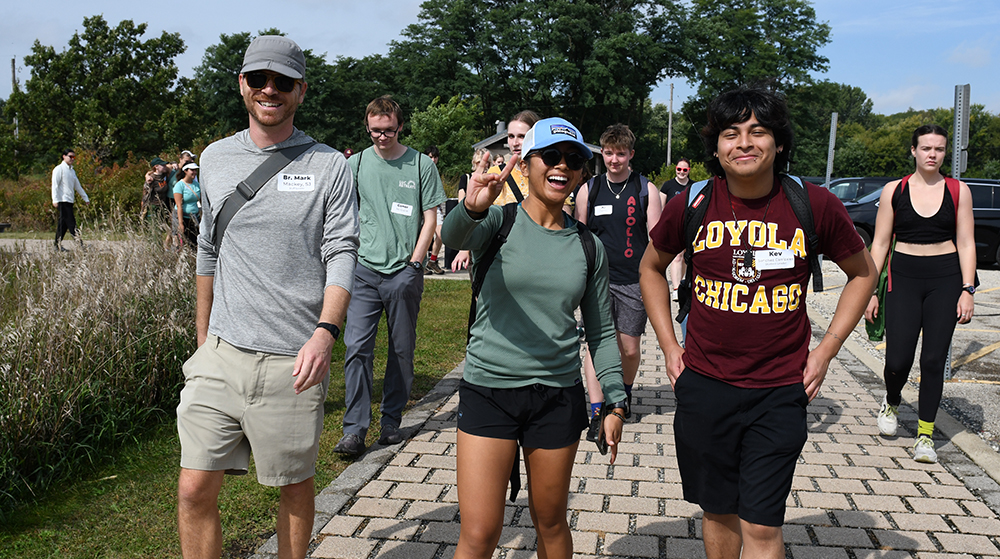 Amy (center) hiking with other LEAF retreatants.