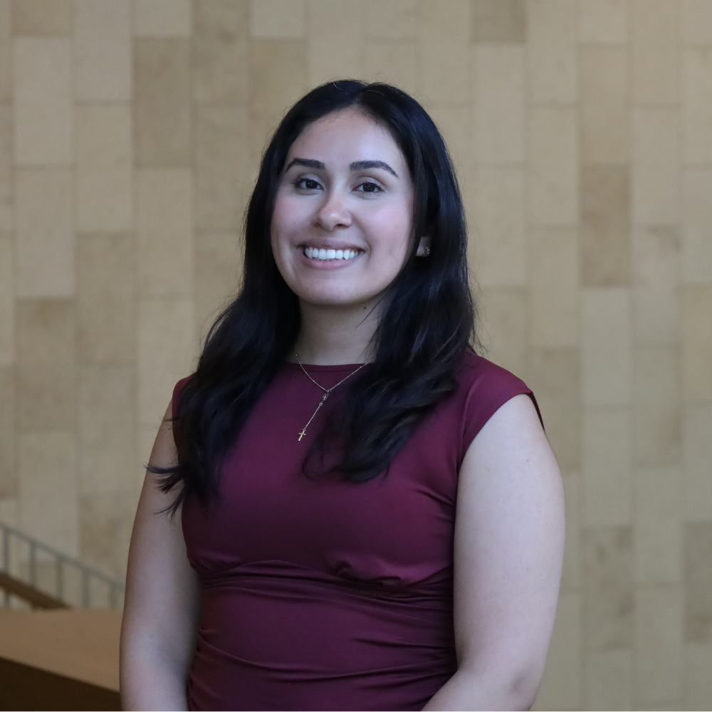 Puentes Fellow Mariana Munoz .
