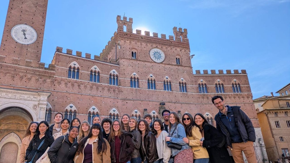 Students visit Siena Students visit Siena